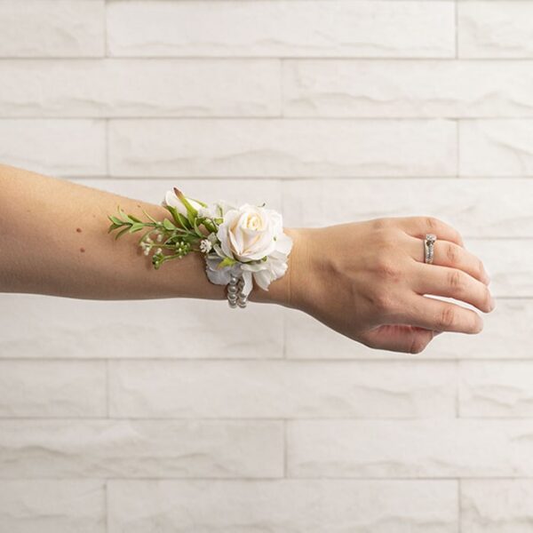 Corsage – Image 2